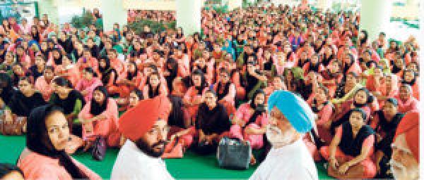 ਪੁਲੀਸ ਨੇ ਮਹਿਲ ਵੱਲ ਜਾਂਦੀਆਂ ਆਸ਼ਾ ਵਰਕਰਾਂ ਫੁਹਾਰਾ ਚੌਕ ’ਤੇ ਰੋਕੀਆਂ