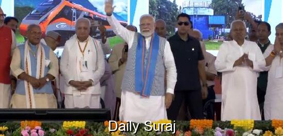 Modi Receives Enthusiastic Response During Bihar Roadshow