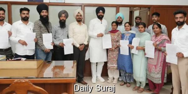ਲਾਲਜੀਤ ਸਿੰਘ ਭੁੱਲਰ ਨੇ 12 ਨਵ-ਨਿਯੁਕਤ ਜੇਲ੍ਹ ਮੁਲਾਜ਼ਮਾਂ ਨੂੰ ਨਿਯੁਕਤੀ ਪੱਤਰ ਸੌਂਪੇ