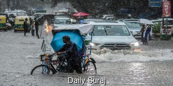 Delhi ‘ਚ ਭਾਰੀ ਮੀਂਹ ਕਾਰਨ ਬਣੇ ਹੜ੍ਹ ਵਰਗੇ ਹਾਲਾਤ; ਲੋਕਾਂ ਦੇ ਘਰਾਂ ‘ਚ ਵੜ੍ਹਿਆ ਪਾਣੀ