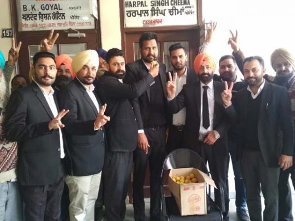 ਪੰਜਾਬ 'ਚ ਆਪ ਦੇ ਗੜ੍ਹ ਸੰਗਰੂਰ ਵਿਚ ਵਰਕਰਾਂ ਵਲੋਂ ਜਸ਼ਨ