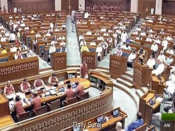 शिक्षा मंत्री के इस्तीफे की मांग पर विपक्ष का प्रदर्शन, लोकसभा 27 जुलाई तक स्थगित