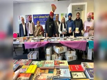 कनाडा में पंजाबी पुस्तक प्रदर्शनी का शुभारंभ: ब्रैम्पटन में 2000 से अधिक किताबों के साथ सजा 'चेतना प्रकाशन' का मंच