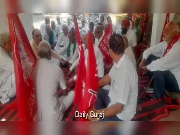 Farmers Protest Paddy Procurement Delays in Haryana, Demand End to Online Portal System